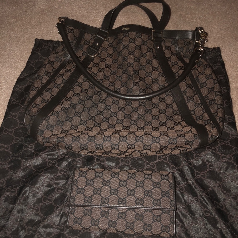 Gucci Abbey with matching wallet INCLUDED!